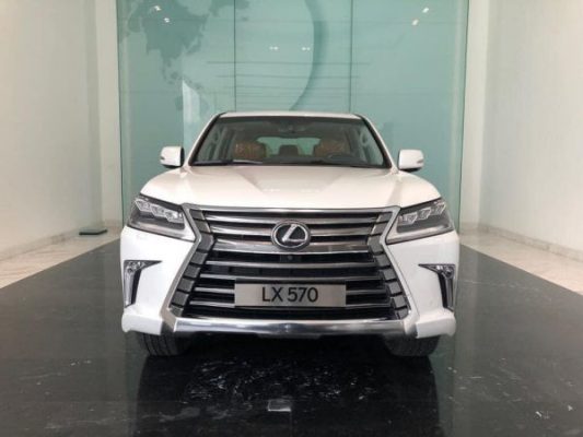 Lexus-LX570-2-533x400